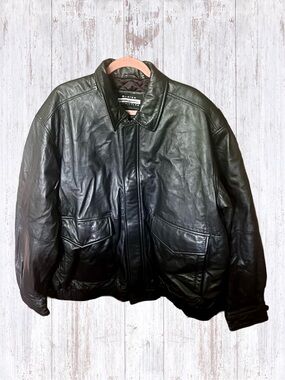 EUC Vintage Boston Outfitters Black Leather Bomber Jacket Size XXL